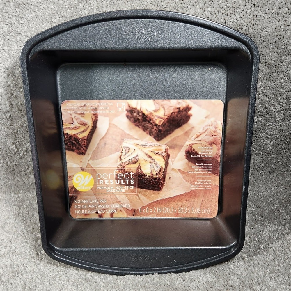 Wilton Square Cake Pan Dark Gray Non-Stick‎ Perfect Results Bakeware 8x8x2 Inch
